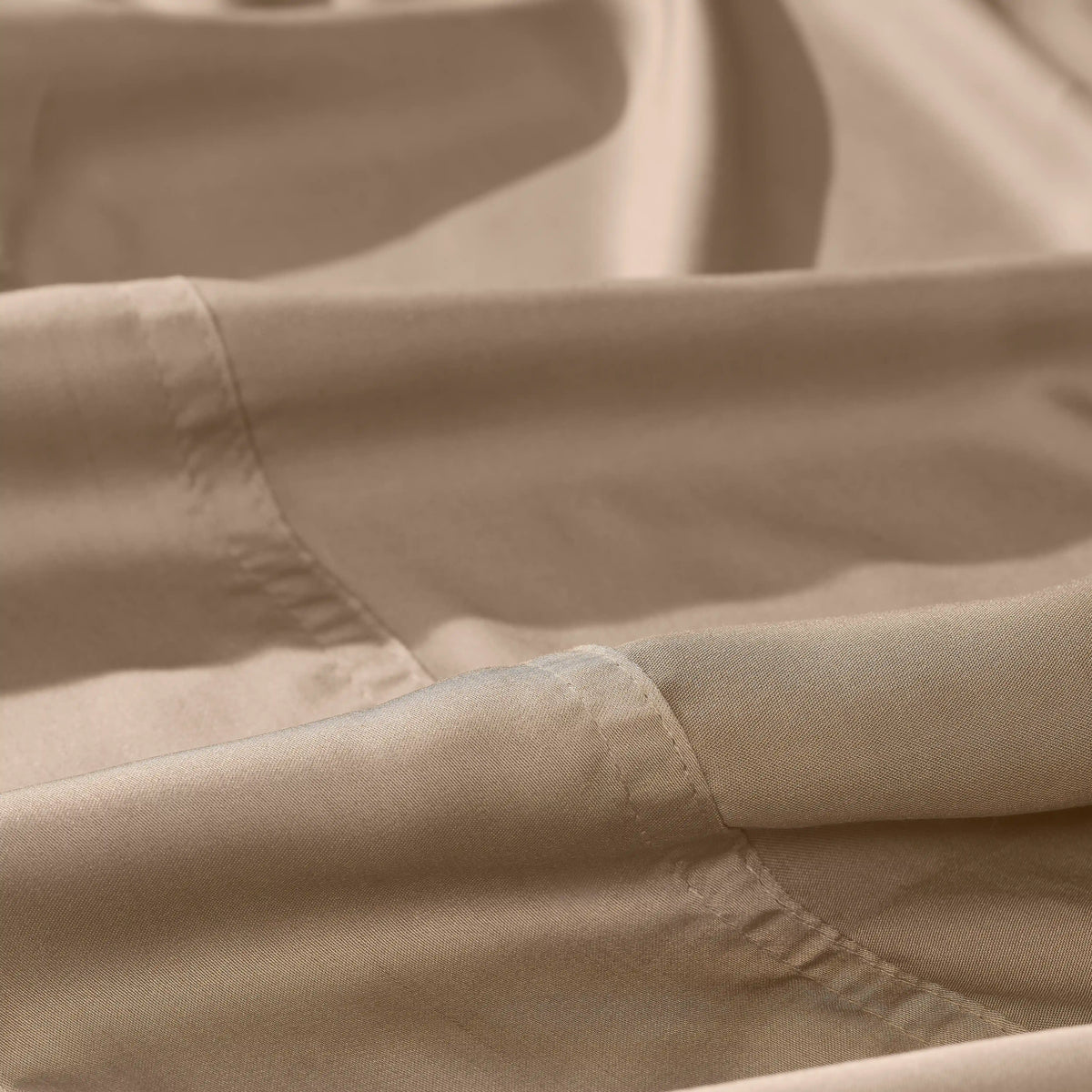 Rajnigandha: Cooling & Breathable Bedsheet Sand