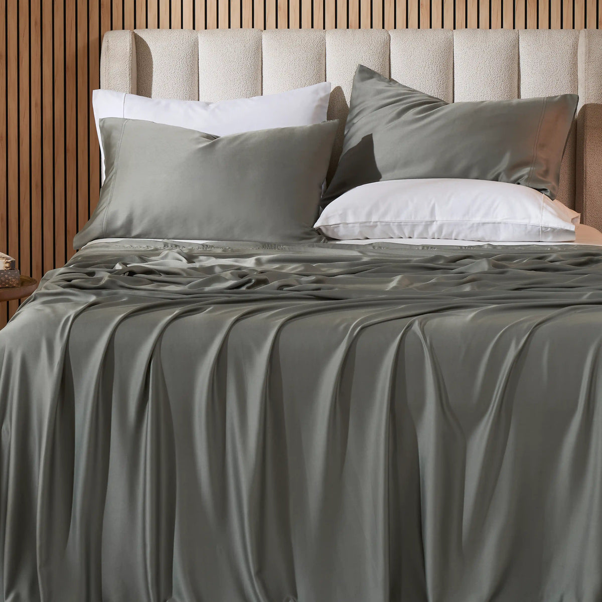 Rajnigandha: Cooling & Breathable Bedsheet Forest Green