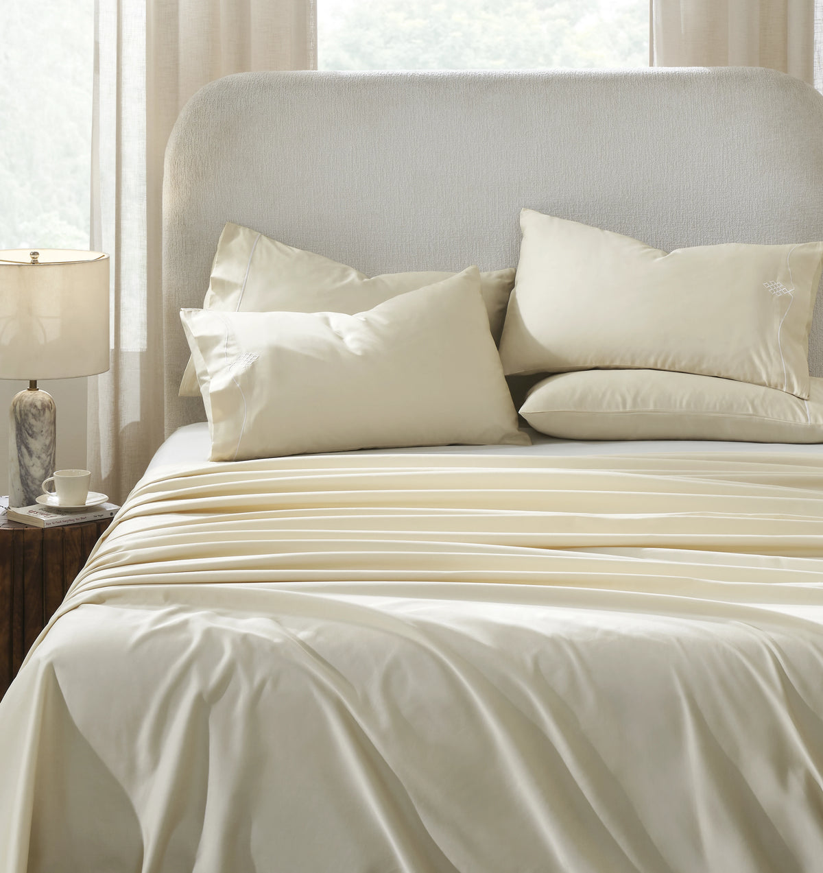 Raatrani: Soft & Cozy Bedsheet Ivory