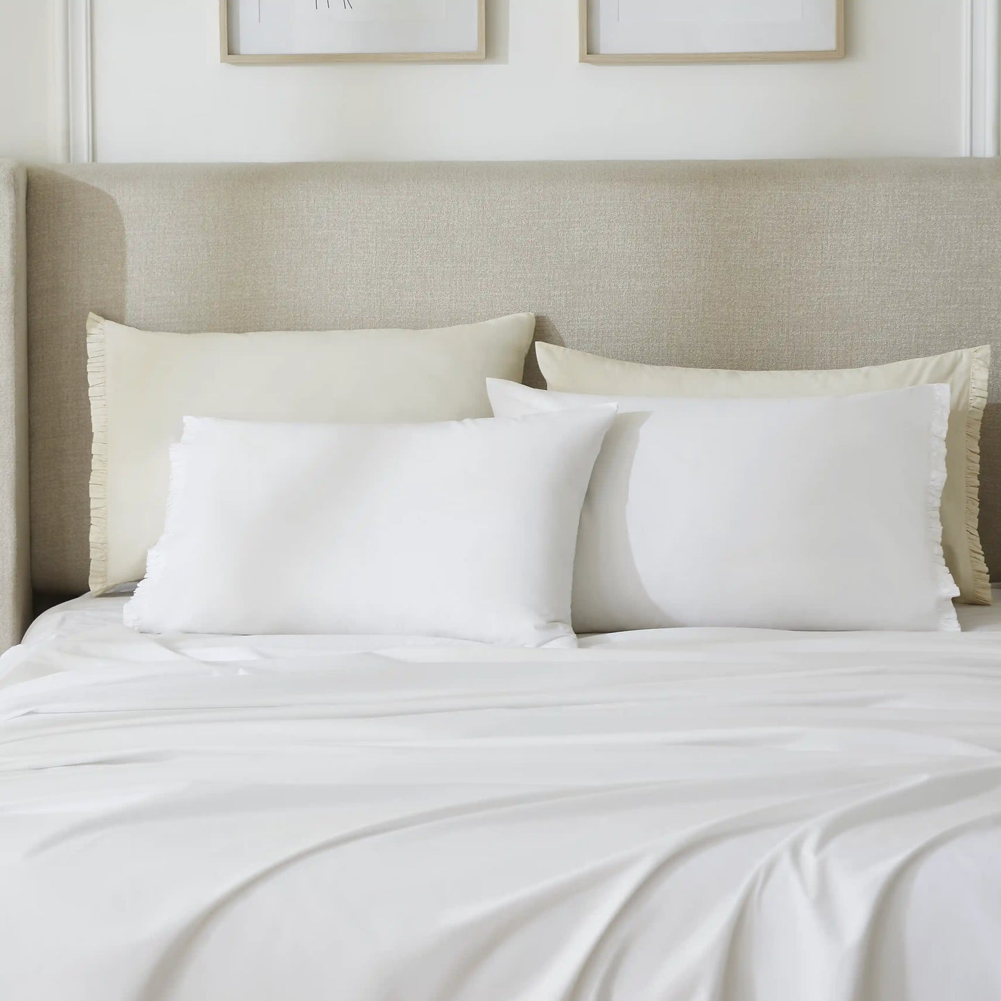 Nargis: Hotel-Crisp Bedsheet White