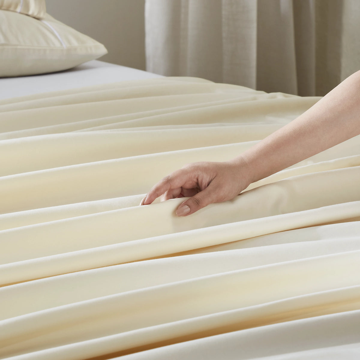 Raatrani: Soft & Cozy Bedsheet Ivory