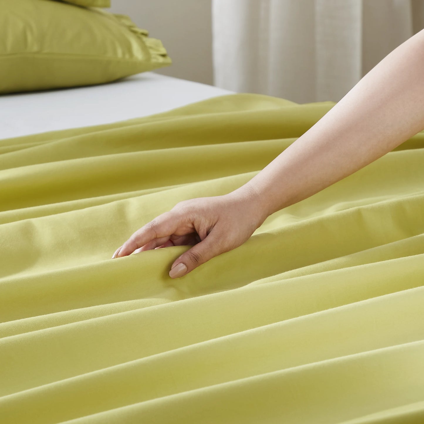 Raatrani: Soft & Cozy Bedsheet Olive Green