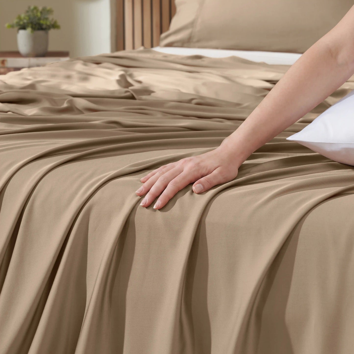 Rajnigandha: Cooling & Breathable Bedsheet Sand