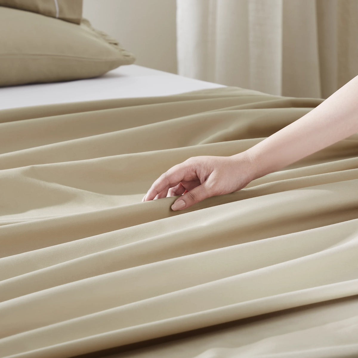 Raatrani: Soft & Cozy Bedsheet Beige