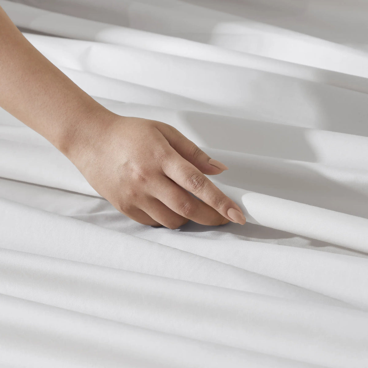 Nargis: Hotel-Crisp Bedsheet White