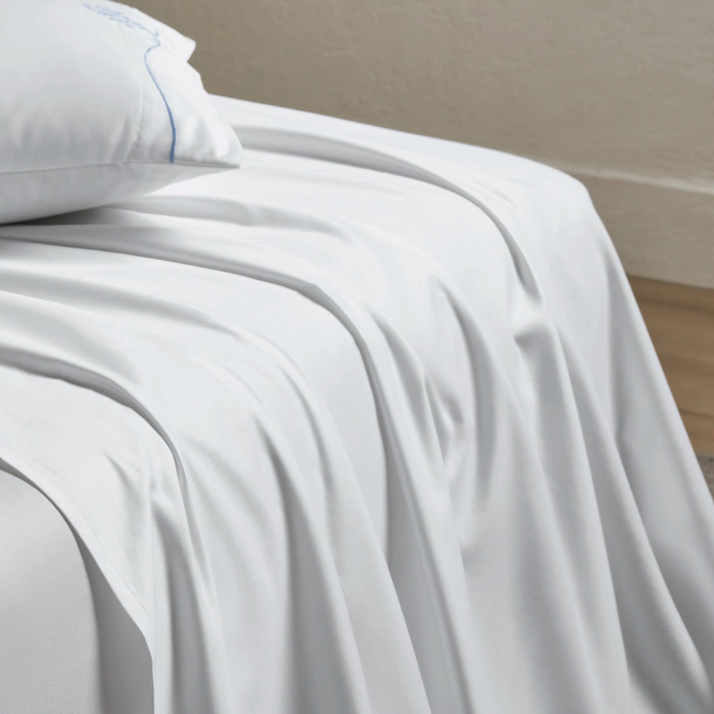 Raatrani: Soft & Cozy Bedsheet White